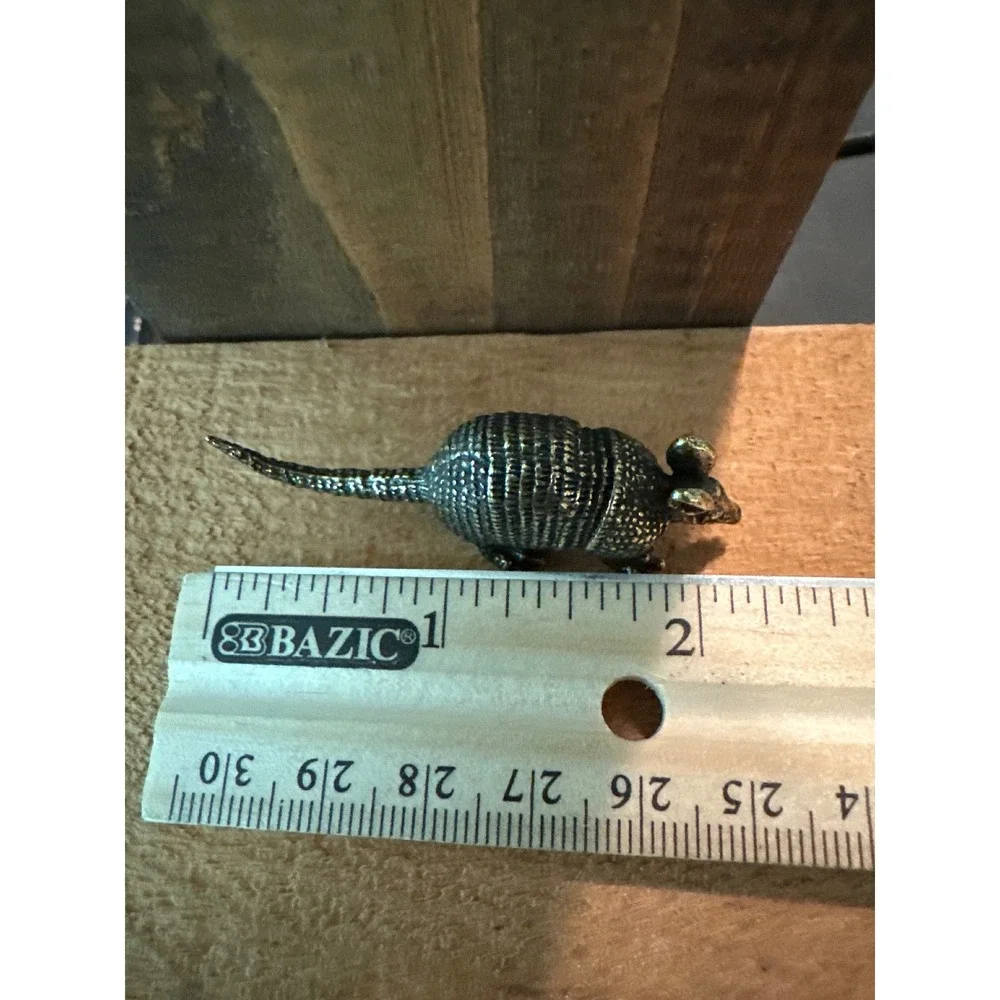 BG7-Miniature brass metal armadillo animal figurine